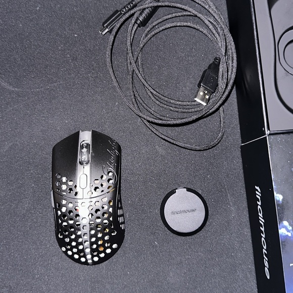 Finalmouse Starlight-12 Last Legend Size Small - Picture 2 of 3